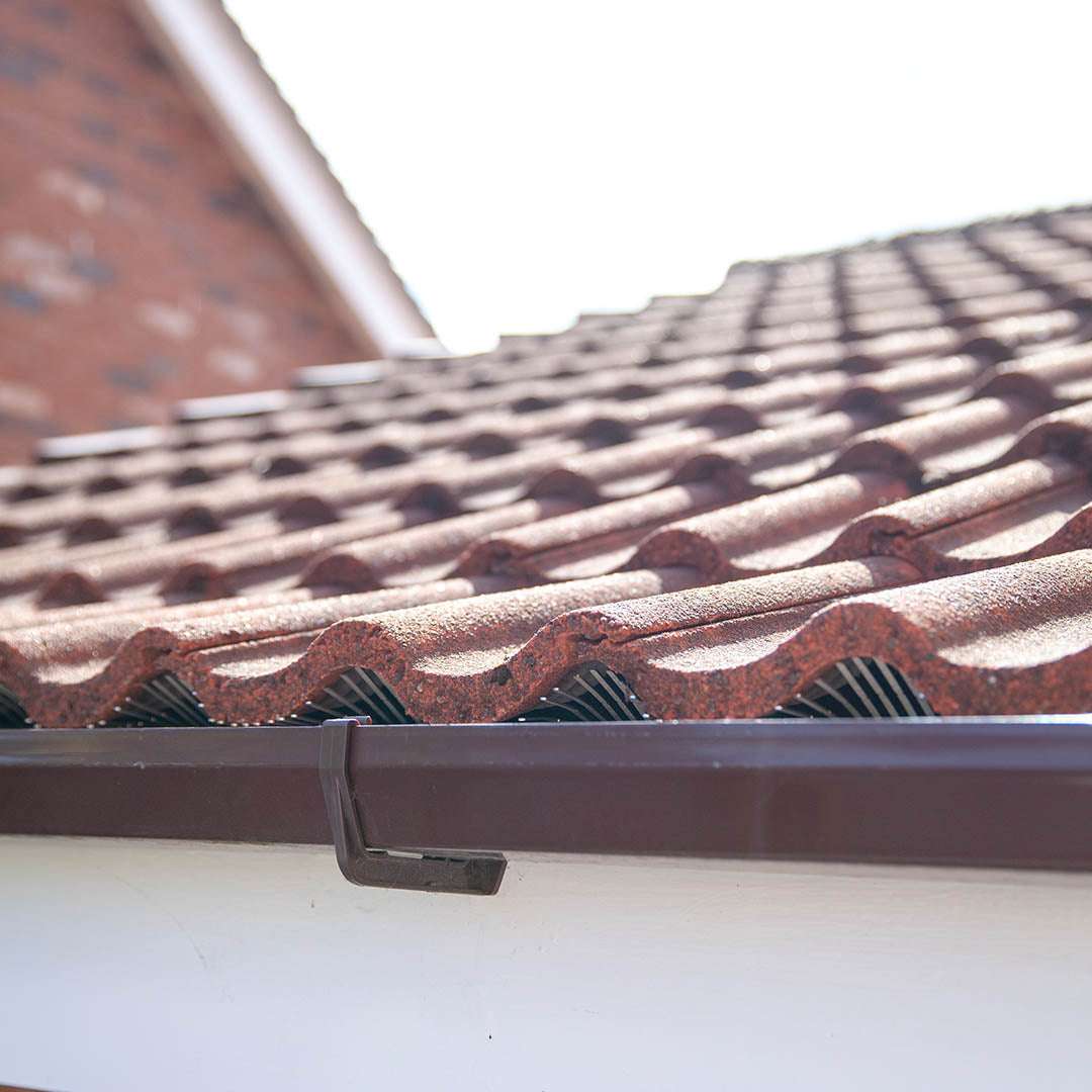 Birdcomb Galvanised Steel Eaves Comb Filler 975mm Lengths