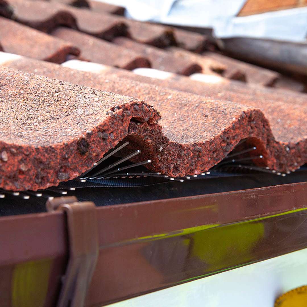 Birdcomb Galvanised Steel Eaves Comb Filler 975mm Lengths